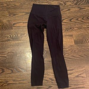 Lululemon women’s black legging size 4